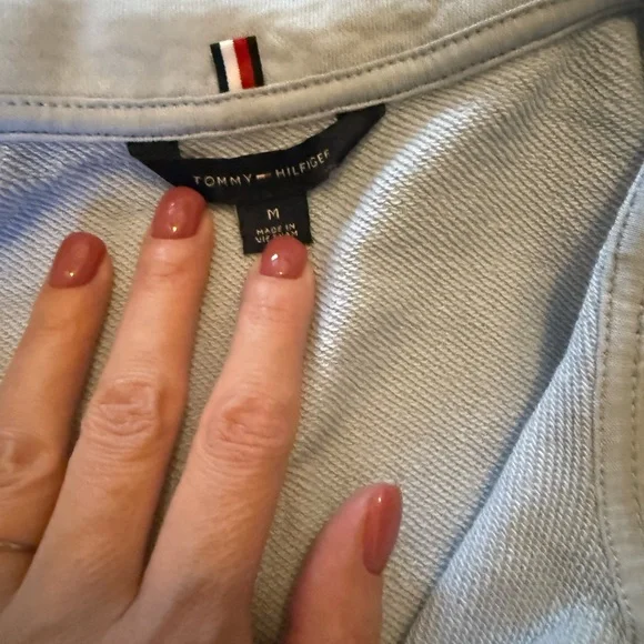 Tommy Hilfiger Quarter Zip Pullover Light Blue Sweatshirt Gold Ring Zip Medium - Picture 2 of 3